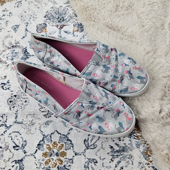 Isaac Mizrahi Shoes Women US 9.5 Gray Pink Cat Print Slip-on Memory Foam - Picture 2 of 12